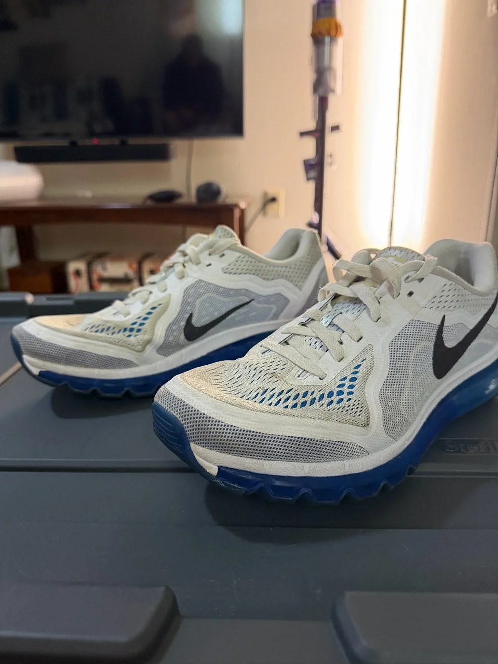 Nike Air Max 2015 White/Game Royal/Black/Volt Men’s Size 12 SKU 621077-104